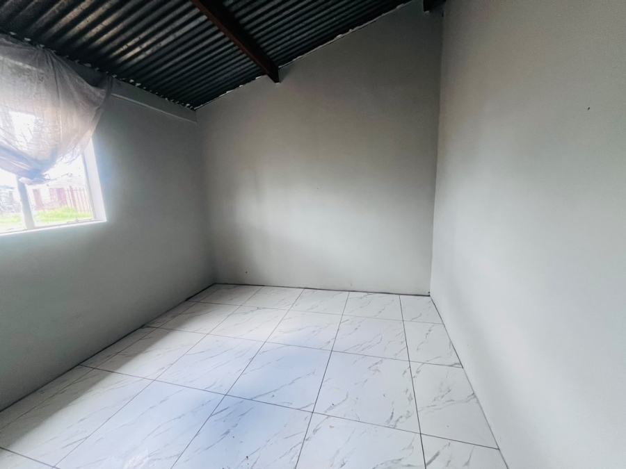 2 Bedroom Property for Sale in Bloemside 3 Free State